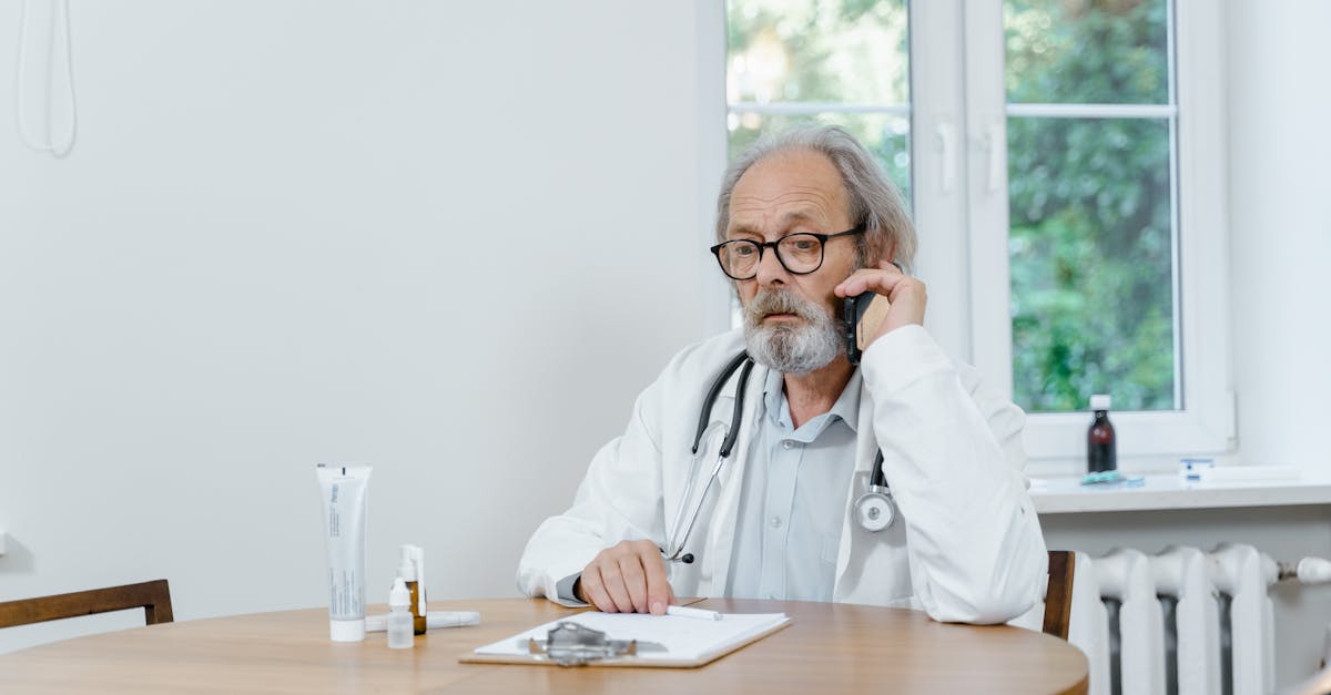 découvrez nos solutions d'assurance santé spécialement conçues pour les seniors. protégez votre bien-être et bénéficiez d'une couverture adaptée à vos besoins médicaux et financiers.