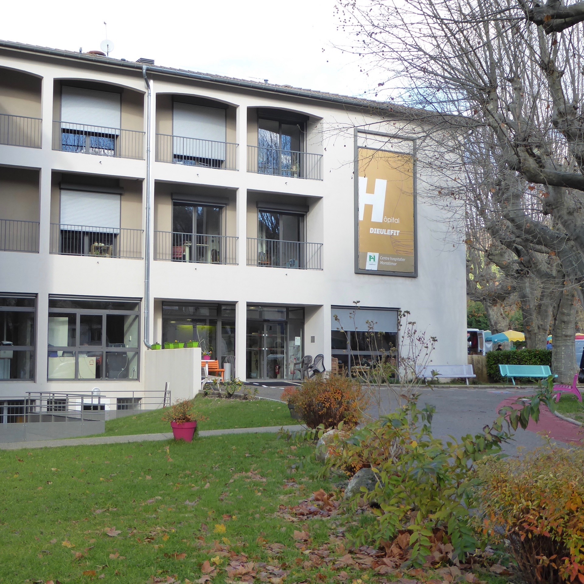 découvrez la maison de santé de dieulefit en 2027, un établissement moderne dédié à votre bien-être. nous offrons des soins de qualité, accessibles à tous, dans un cadre chaleureux et accueillant. rejoignez-nous pour une santé optimale et un accompagnement personnalisé.