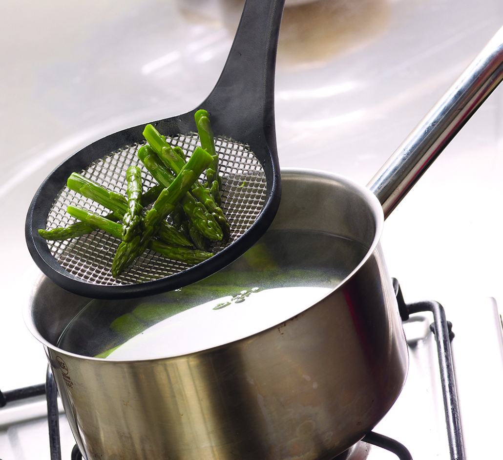 découvrez notre sélection des meilleurs outils de cuisine santé pour préparer des plats délicieux et nutritifs. transformez votre cuisine en un espace dédié au bien-être tout en profitant de recettes savoureuses et équilibrées !