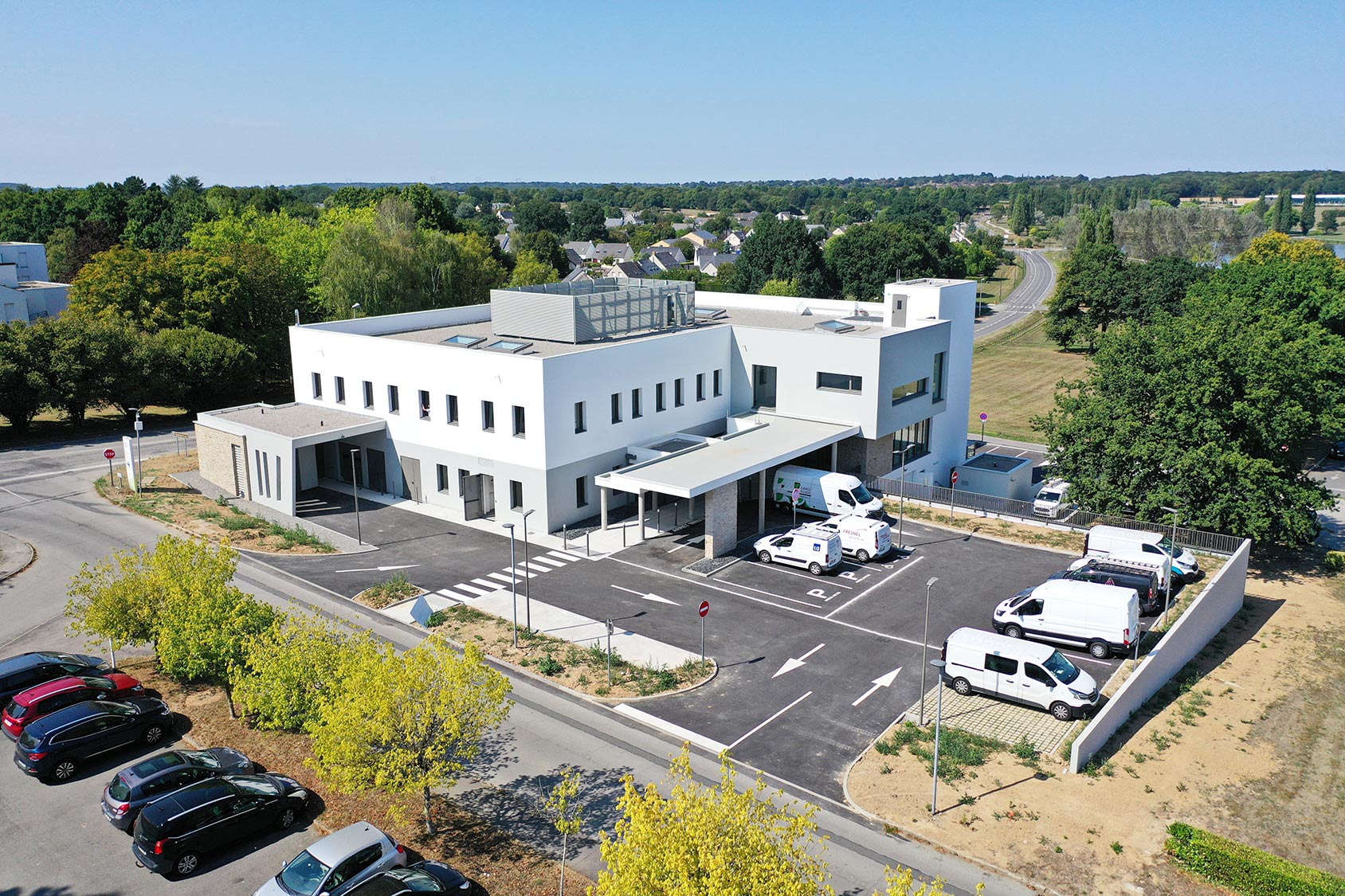 découvrez l'ouverture de la nouvelle maison de santé à plobannalec, un espace dédié à votre bien-être et à votre santé. accédez à des soins médicaux de qualité, dans un environnement convivial et moderne.