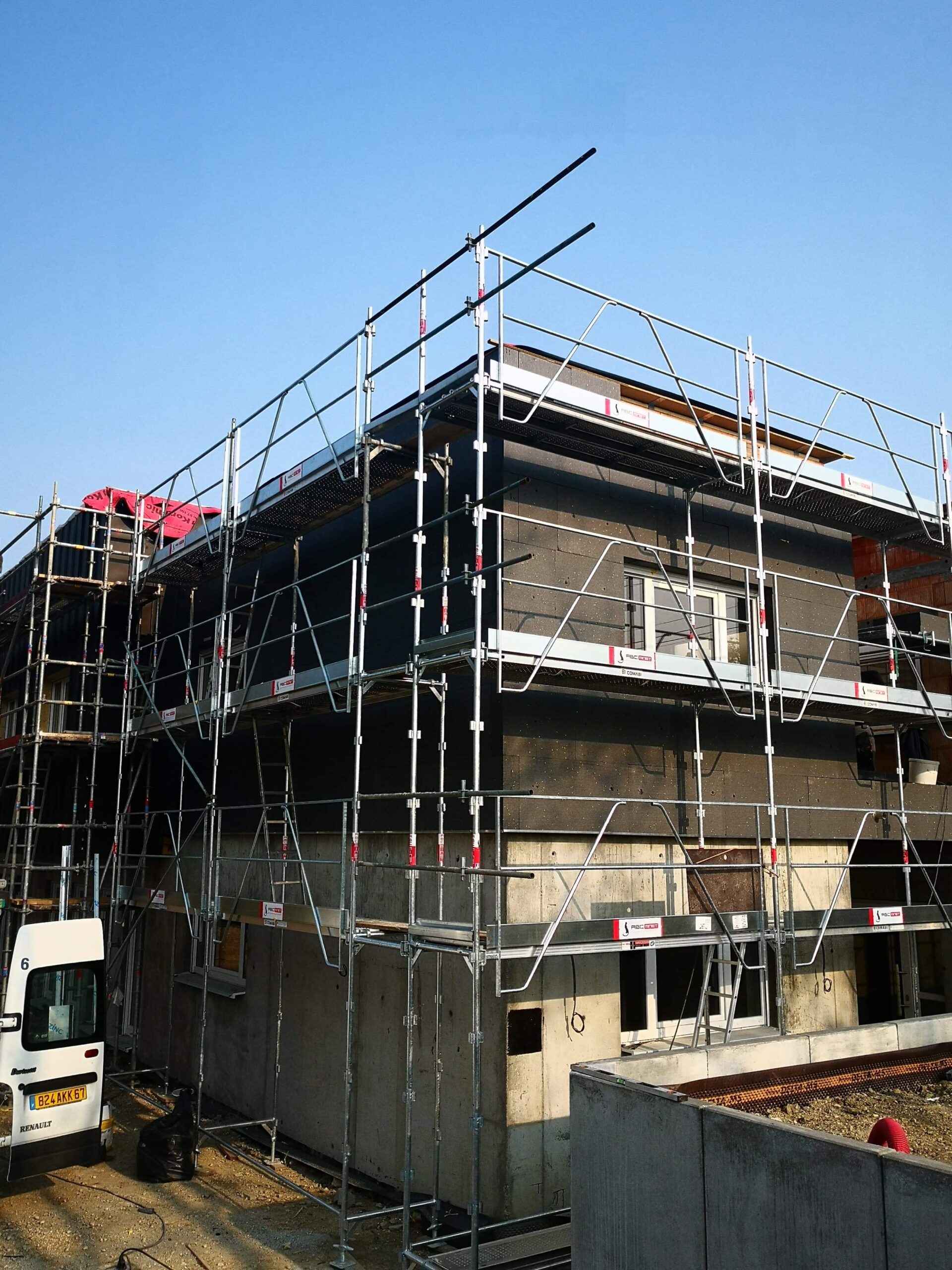 découvrez comment la réhabilitation d'une maison de santé transforme l'accès aux soins, en associant modernité et confort pour le bien-être des patients et des professionnels de santé.