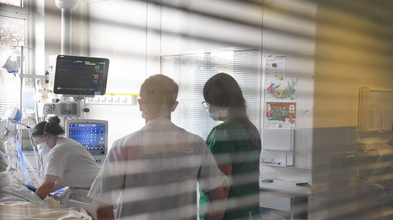 découvrez les causes et les conséquences de la chute financière des centres de santé, ainsi que les solutions possibles pour améliorer leur situation et garantir un accès aux soins de qualité pour tous.